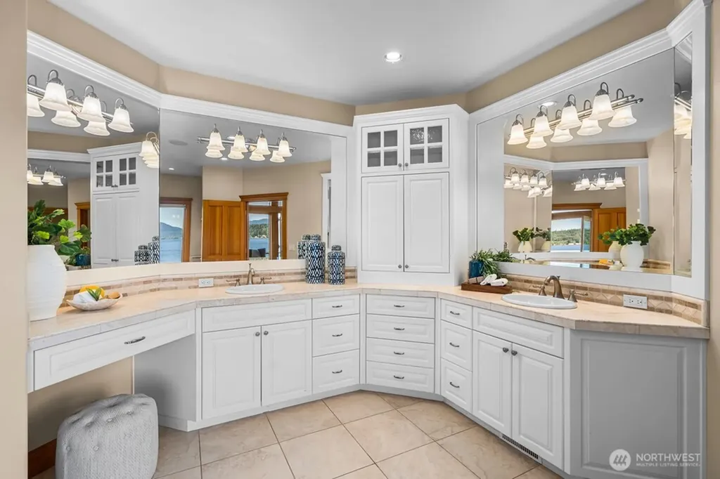 454 W Lake Sammamish Parkway NE Bellevue WA 98008