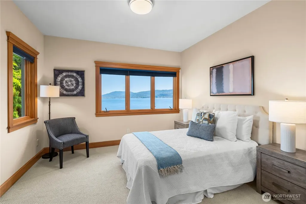 454 W Lake Sammamish Parkway NE Bellevue WA 98008