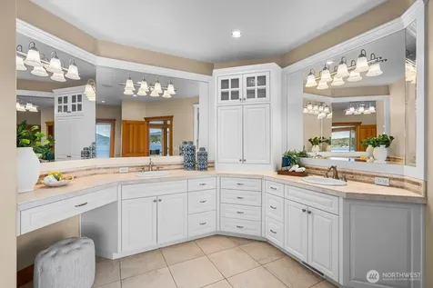 454 W Lake Sammamish Parkway NE Bellevue WA 98008