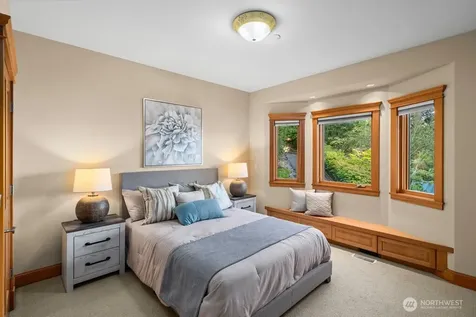 454 W Lake Sammamish Parkway NE Bellevue WA 98008