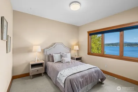 454 W Lake Sammamish Parkway NE Bellevue WA 98008
