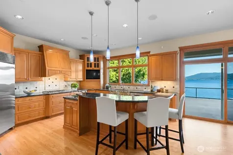 454 W Lake Sammamish Parkway NE Bellevue WA 98008