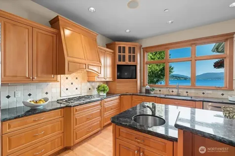 454 W Lake Sammamish Parkway NE Bellevue WA 98008