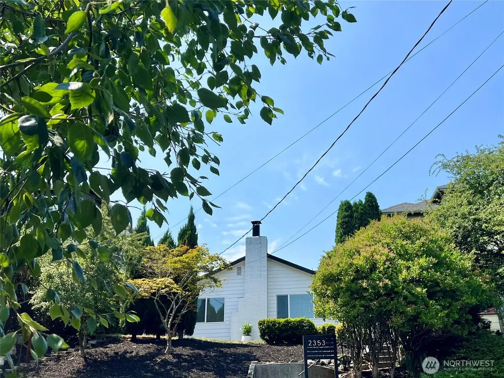 2353 Federal Avenue E Seattle WA 98102