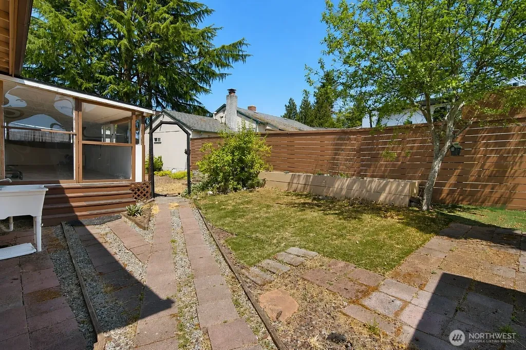 15905 Highway 99 Lynnwood WA 98087