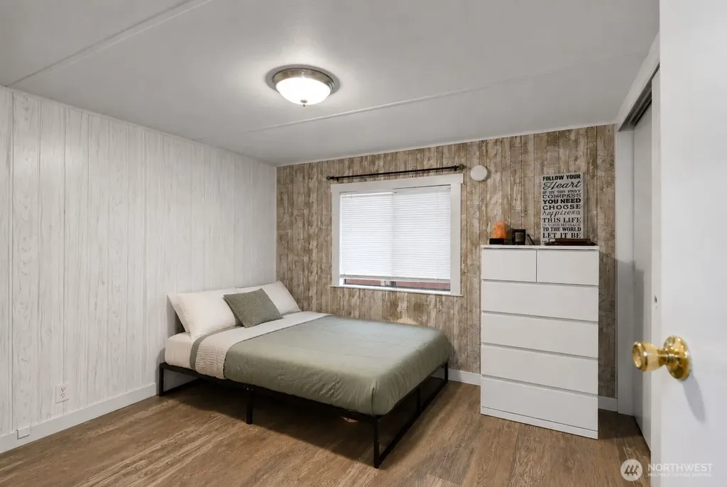 15905 Highway 99 Lynnwood WA 98087