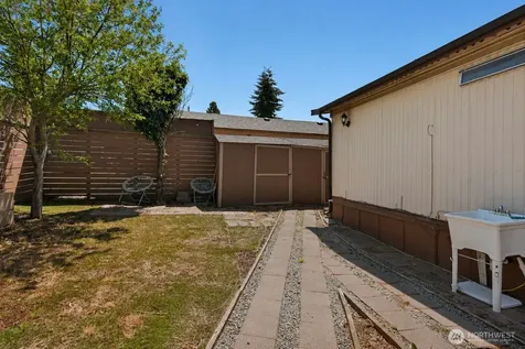 15905 Highway 99 Lynnwood WA 98087