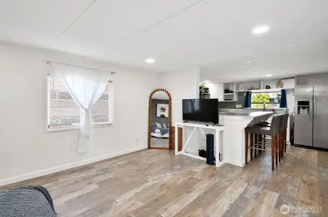 15905 Highway 99 Lynnwood WA 98087