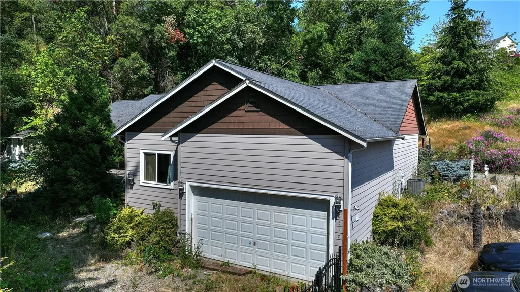6517 12th Street E Fife WA 98424