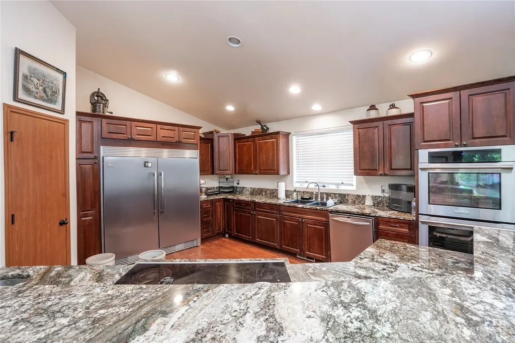 6517 12th Street E Fife WA 98424