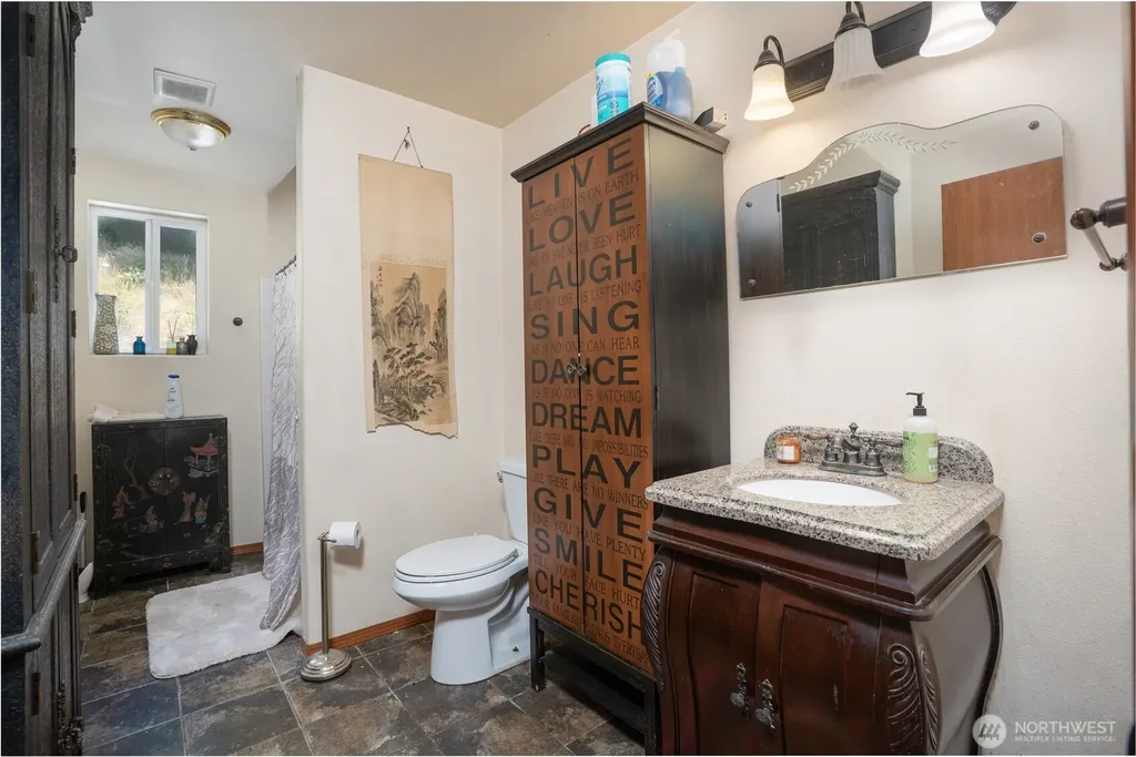 6517 12th Street E Fife WA 98424