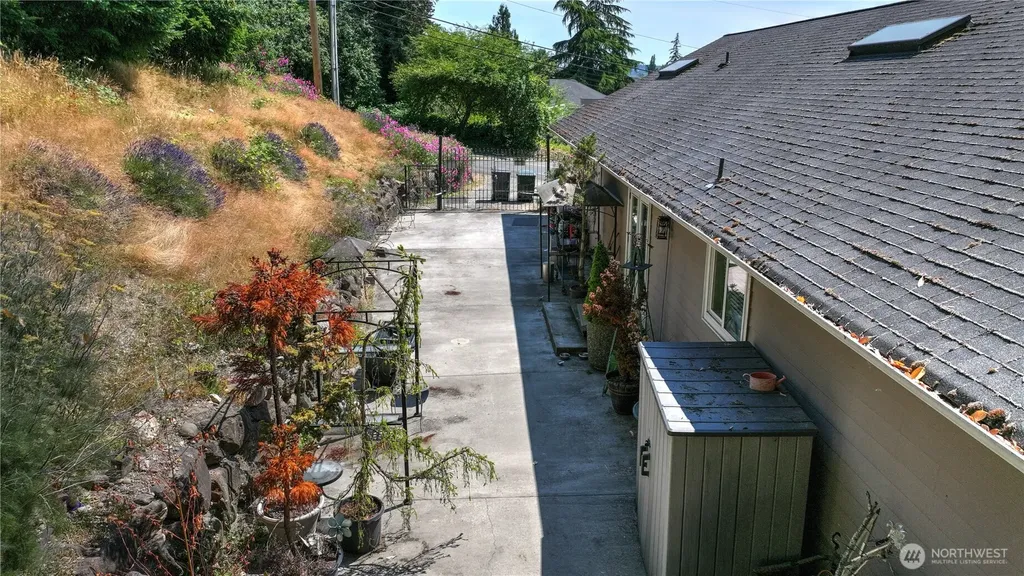 6517 12th Street E Fife WA 98424