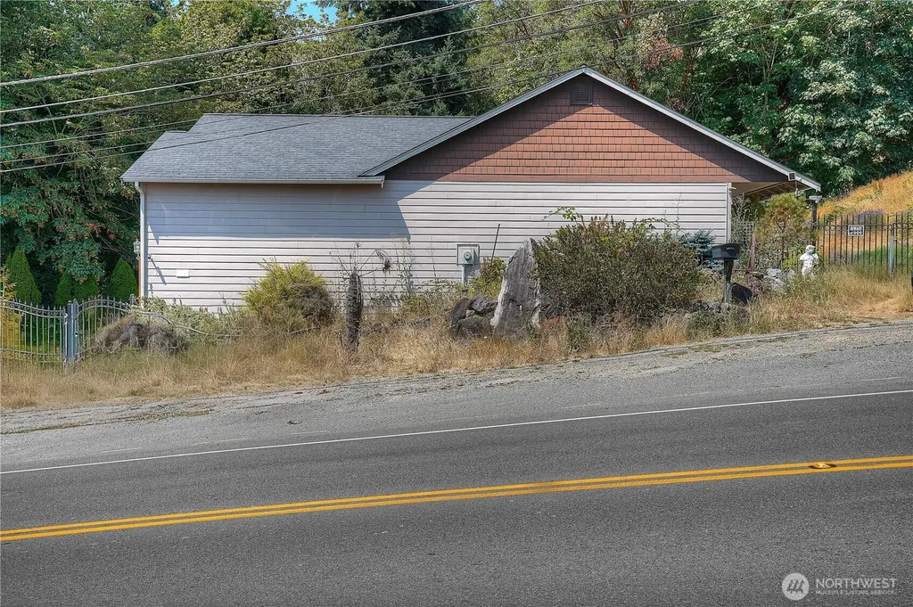 6517 12th Street E Fife WA 98424