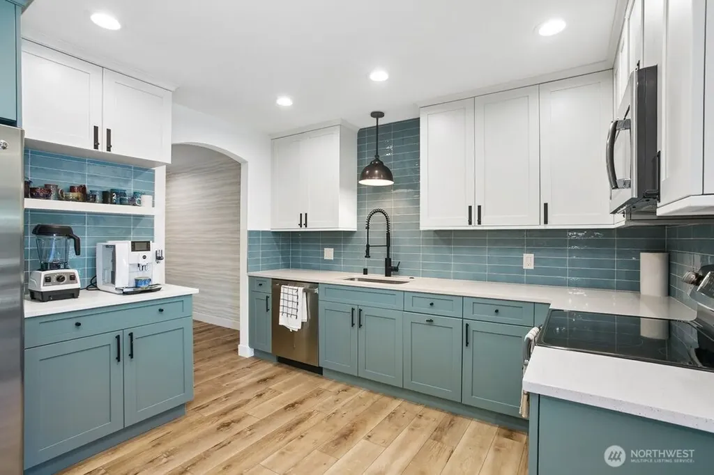 9715 NE Juanita Drive Kirkland WA 98034
