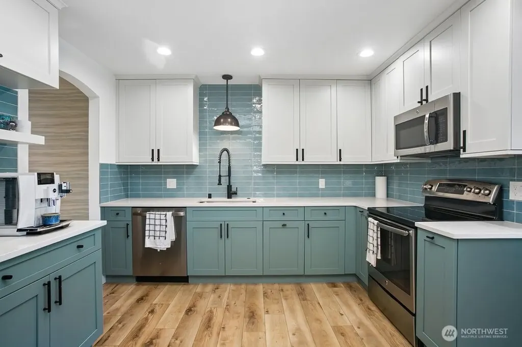 9715 NE Juanita Drive Kirkland WA 98034