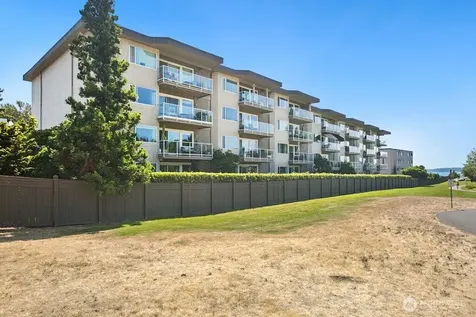 9715 NE Juanita Drive Kirkland WA 98034