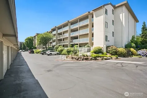 9715 NE Juanita Drive Kirkland WA 98034
