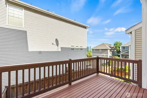 721 26th Avenue SW Puyallup WA 98373