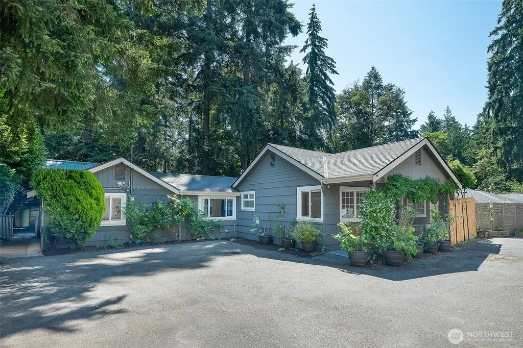 11350 28th Avenue NE Seattle WA 98125