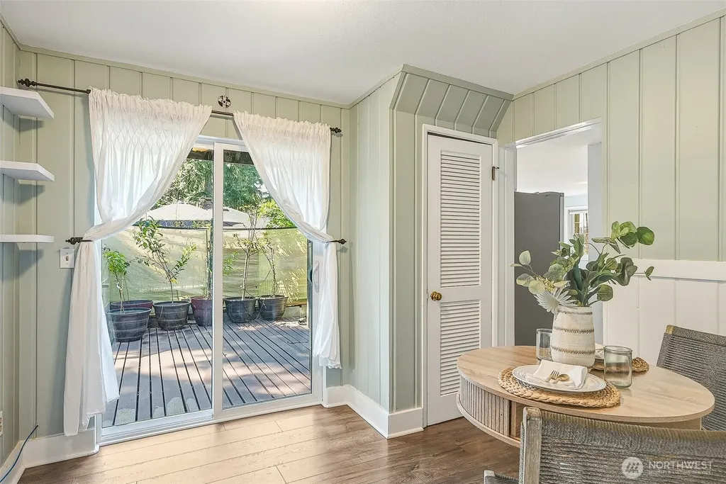11350 28th Avenue NE Seattle WA 98125
