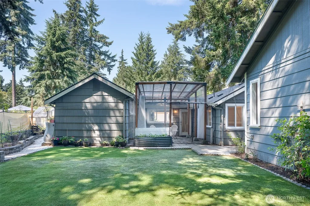 11350 28th Avenue NE Seattle WA 98125