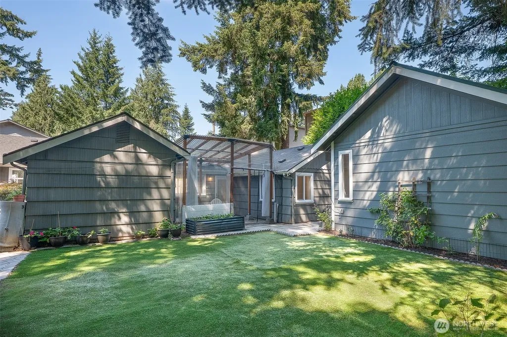 11350 28th Avenue NE Seattle WA 98125