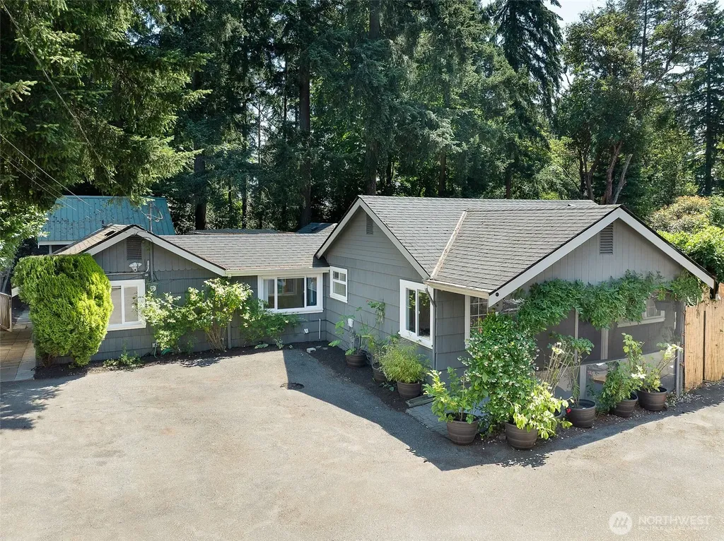 11350 28th Avenue NE Seattle WA 98125