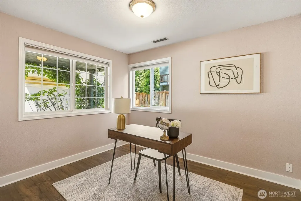 11350 28th Avenue NE Seattle WA 98125