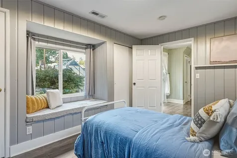 11350 28th Avenue NE Seattle WA 98125