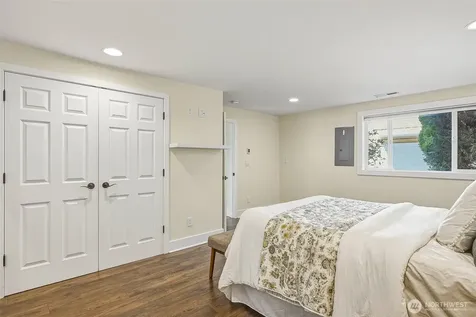 11350 28th Avenue NE Seattle WA 98125