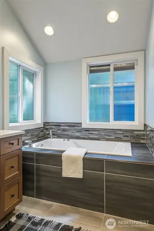 11350 28th Avenue NE Seattle WA 98125