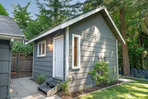 11350 28th Avenue NE Seattle WA 98125