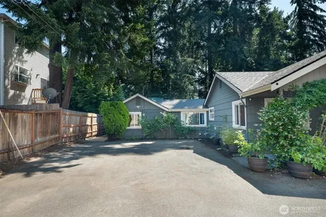 11350 28th Avenue NE Seattle WA 98125