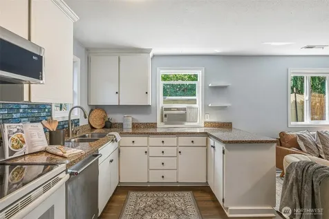 11350 28th Avenue NE Seattle WA 98125