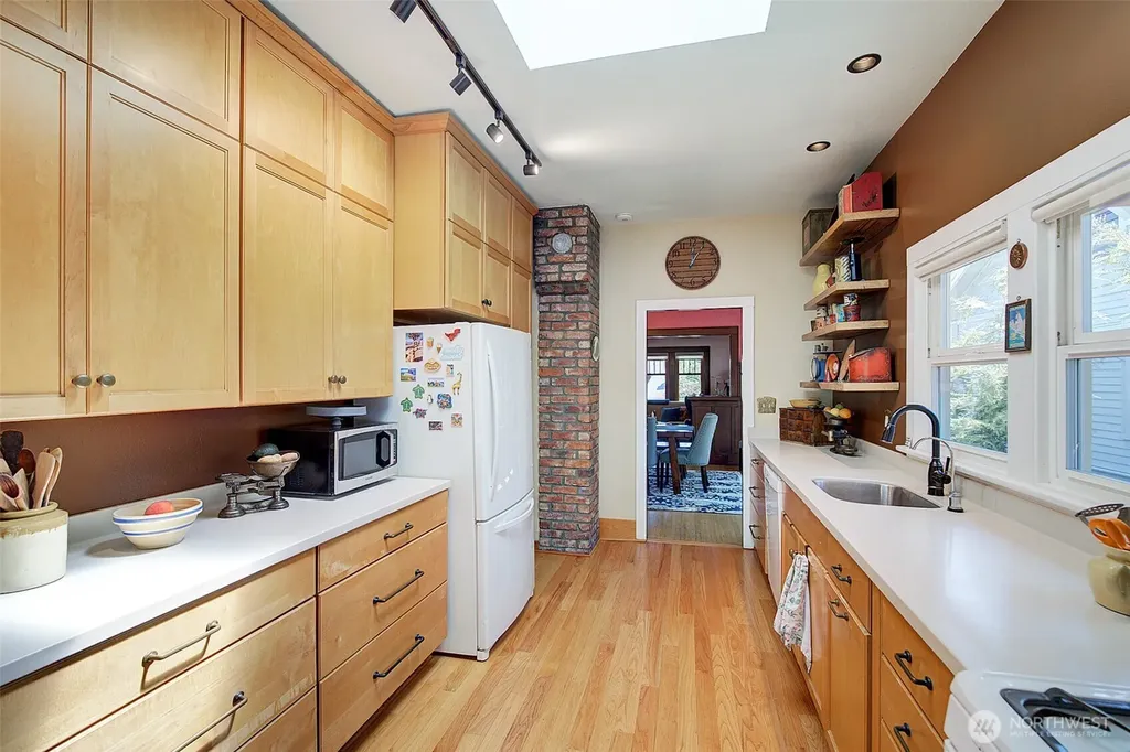 4655 Eastern Avenue N Seattle WA 98103