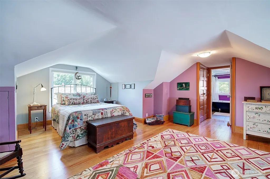 4655 Eastern Avenue N Seattle WA 98103