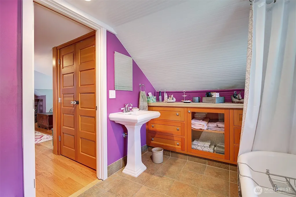 4655 Eastern Avenue N Seattle WA 98103