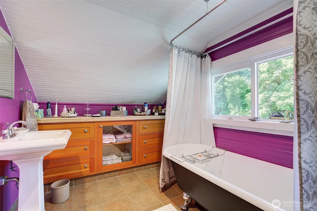 4655 Eastern Avenue N Seattle WA 98103
