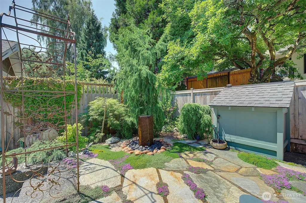 4655 Eastern Avenue N Seattle WA 98103