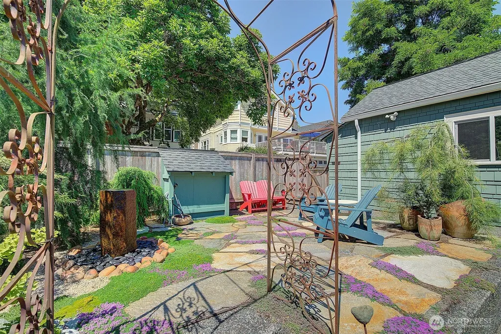 4655 Eastern Avenue N Seattle WA 98103