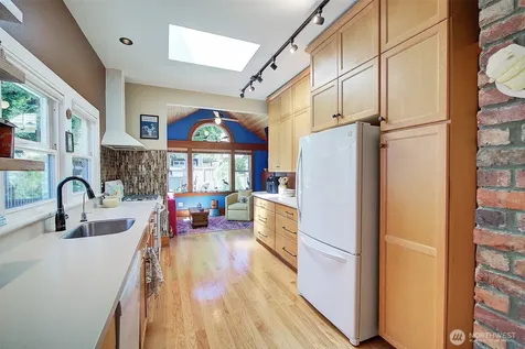 4655 Eastern Avenue N Seattle WA 98103