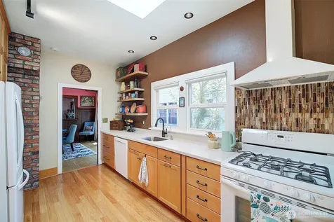 4655 Eastern Avenue N Seattle WA 98103