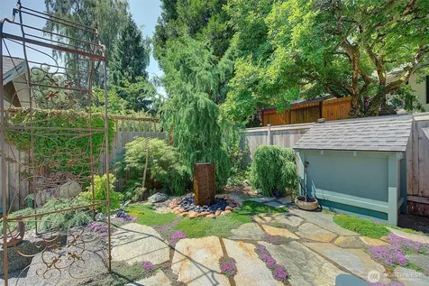 4655 Eastern Avenue N Seattle WA 98103