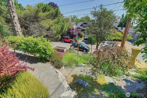 4655 Eastern Avenue N Seattle WA 98103