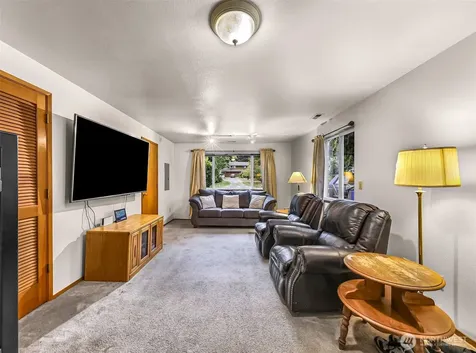 13006 160th Avenue SE Renton WA 98059