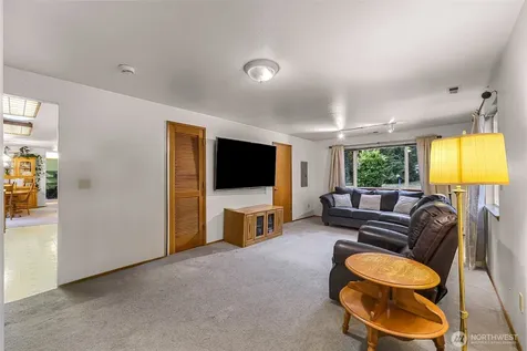 13006 160th Avenue SE Renton WA 98059