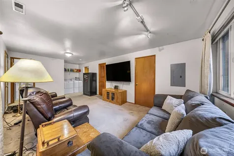 13006 160th Avenue SE Renton WA 98059