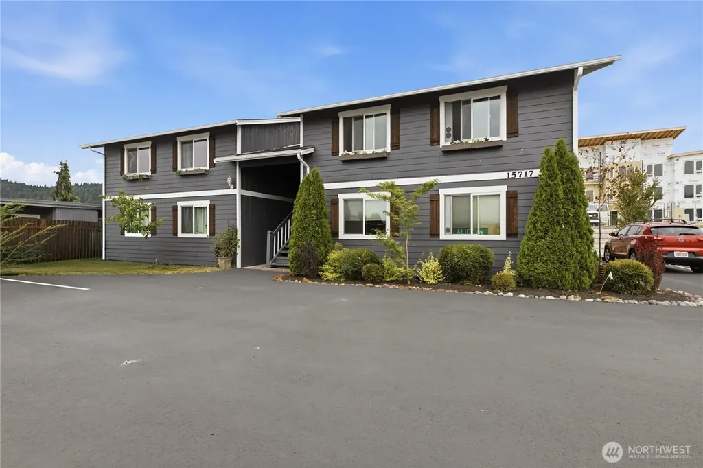15717 63rd Court St E Sumner WA 98390