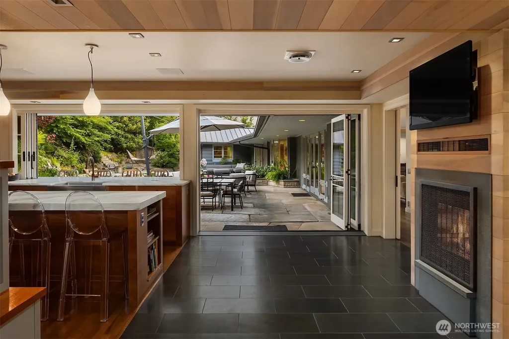 6340 NE Windermere Road Seattle WA 98105