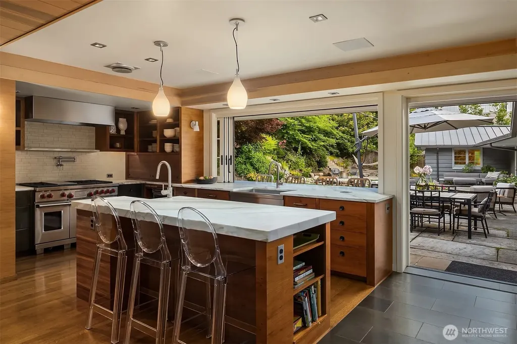 6340 NE Windermere Road Seattle WA 98105